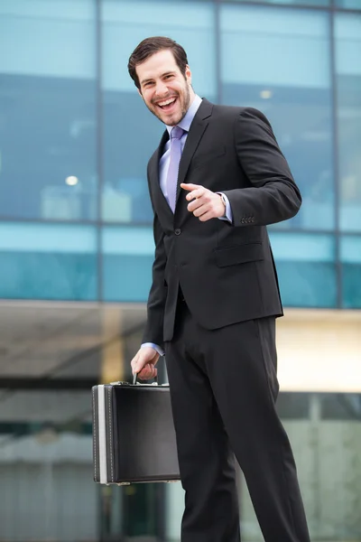 Erfolgreicher Geschäftsmann lächelt — Stockfoto