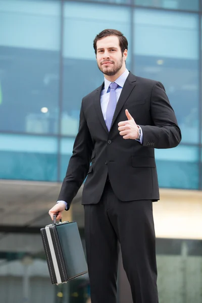 Empresario mostrando señal OK — Foto de Stock