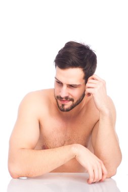 Yakışıklı genç adam.