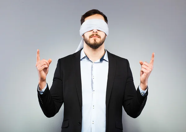 Homem elegante de olhos vendados — Fotografia de Stock