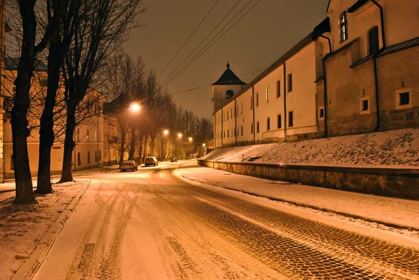 Vista nocturna de una calle en invierno — Foto de Stock