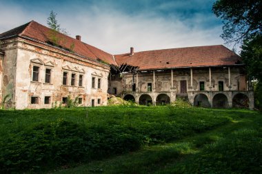 eski bir kale kalıntıları