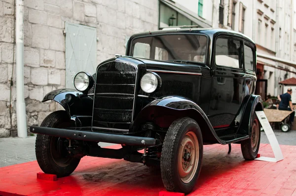 Coche retro en Leopolis Grand Prix 2013 — Foto de Stock