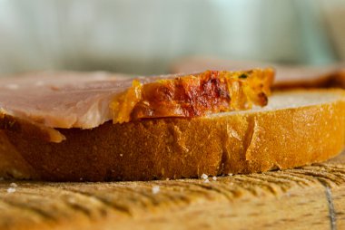 ekmek, jambon ile barış