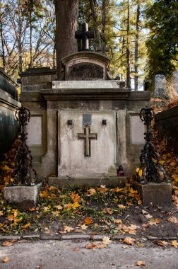 bir mezarlığı üzerinde eski bir defin töreni