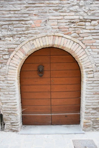 Ortaçağ Ahşap Kapıları Koleksiyonu Vado Daki Sant Angelo Çekildi Talya — Stok fotoğraf
