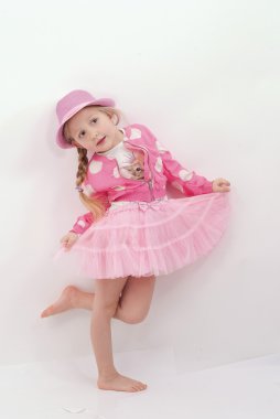 Sarışın küçük kız poz