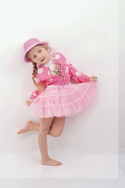 Sarışın küçük kız poz