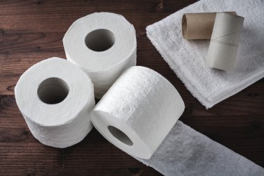 Kağıt'li tuvalet kağıdı