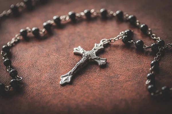 Bible and crucifix — Stock Photo, Image