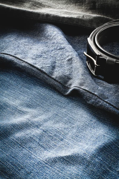 Herren Jeans mit Gürtel — Stockfoto