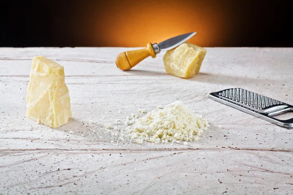 rendelenmiş parmesan peyniri