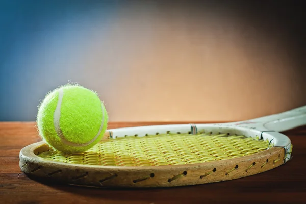 Ball and tennis racket — Stock Photo, Image