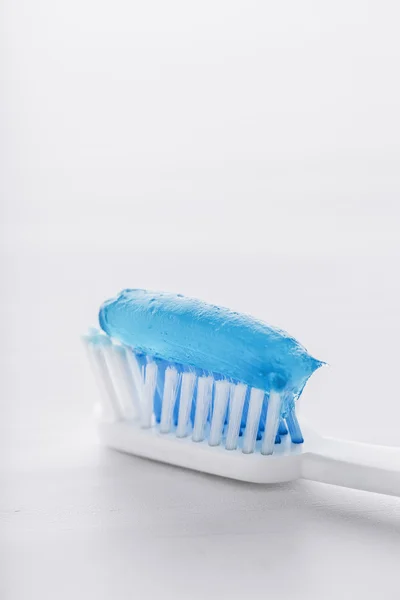 Diş macunu ve diş fırçası — Stok fotoğraf