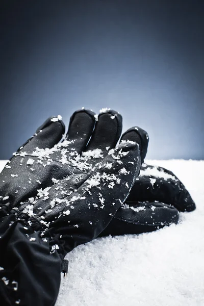 Rękawice na śniegu — Zdjęcie stockowe