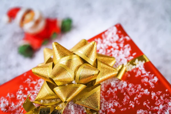 Geschenk gouden strik — Stockfoto