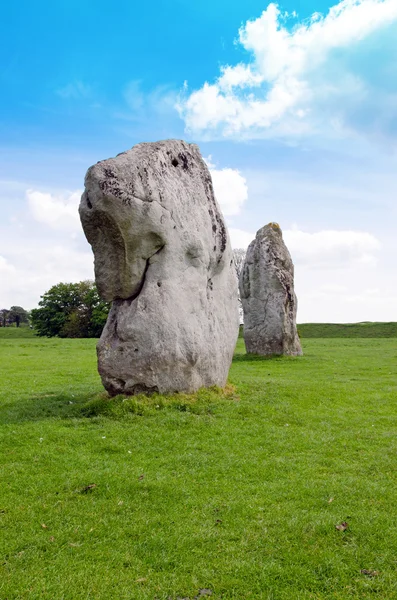 Стоячие камни в Эйвбери, Англия — стоковое фото