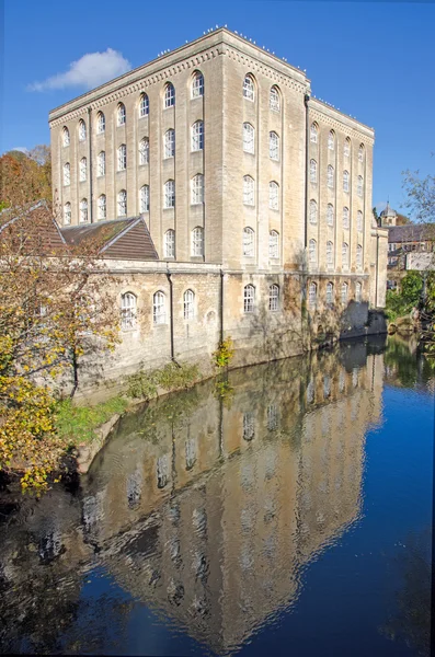 Victorian Era Warehouse against blue sky — Stock Photo, Image