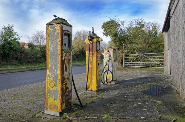 Παλιά βενζίνη αντλίες — Φωτογραφία Αρχείου