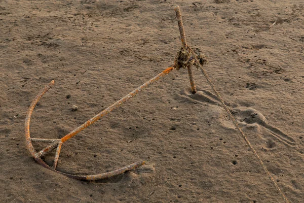 Kotwica w piasku — Zdjęcie stockowe