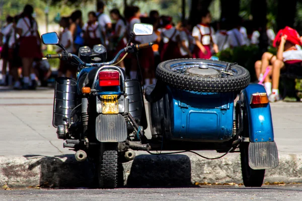 Motorcycle in cuba — Stock Photo, Image