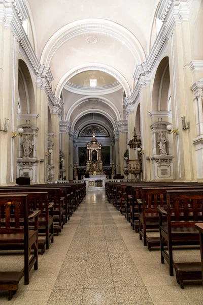 Di dalam ruangan Katedral di Leon, Nikaragua — Stok Foto