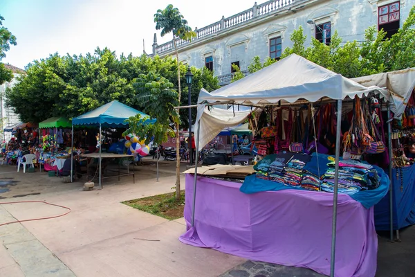 Fotografie einer marktplatzstraße in leon, nicaragua — Stockfoto