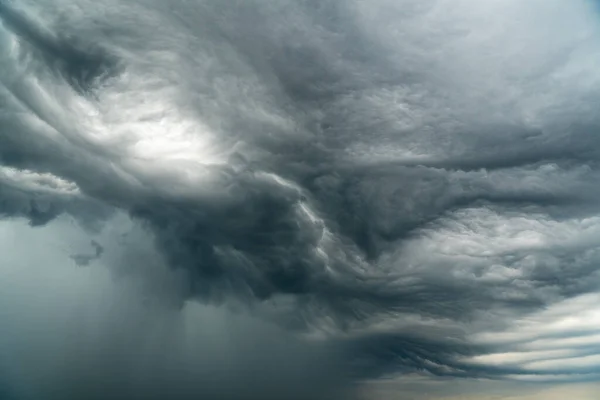 Korkunç Fırtına Bulutları Bir Kasırga Başlıyor — Stok fotoğraf