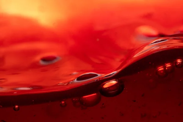 Всплески Пузырьки Волны Красного Вина Стакане — стоковое фото