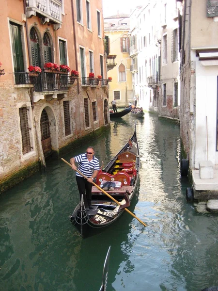 Gondoly v Benátkách, Itálie — Stock fotografie