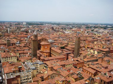 çatılar Bologna, İtalya