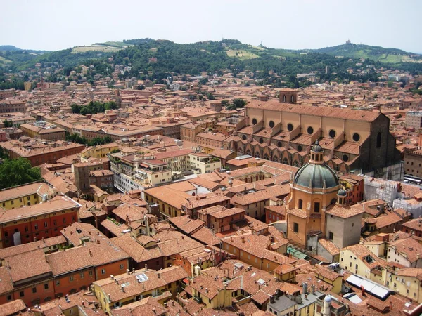 çatılar Bologna, İtalya