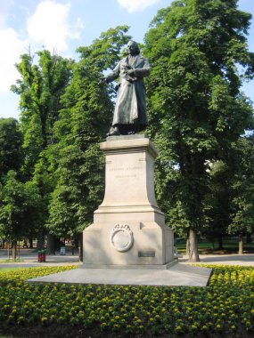 architettura di Milano: bassorilievo, scultura, finestra, edificio, monumento