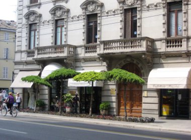 Parma mimarisi: bina, cadde, heykel, nehir, köprü, çiçek, kilise, Katedrali