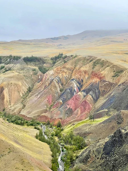 Színes hegyek vagy a Mars Altai, Oroszország — Stock Fotó