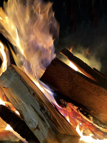 Wood Fire Burning Dark Flying Sparks — Stock Photo, Image