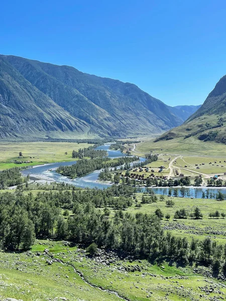 Blick auf das Chulyshman-Tal und den Chulyshman-Fluss, Altai — Stockfoto