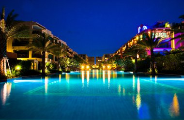 seyahat havuzu resort