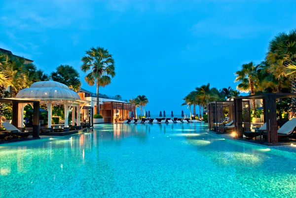 seyahat havuzu resort