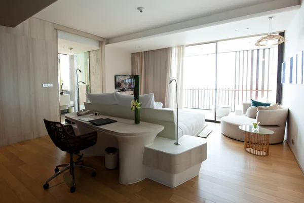 ห้องนอนโรงแรม — ภาพถ่ายสต็อก