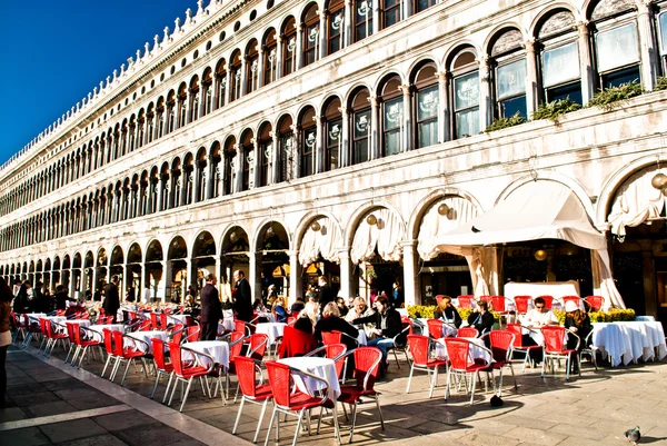 Open air restaurant in Venice, Italy — Stock Photo, Image
