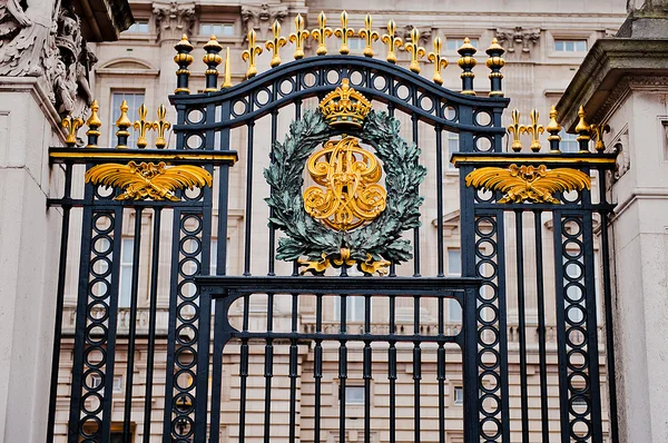 在白金汉宫的大门 — 图库照片