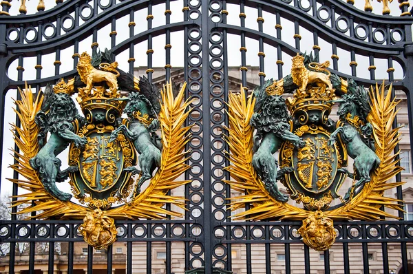 Portão no palácio de Buckingham — Fotografia de Stock