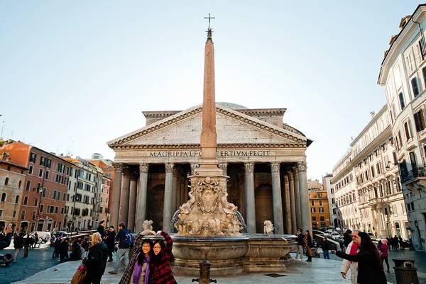 Weergave van pantheon in de ochtend. Rome. Italië. — Stockfoto