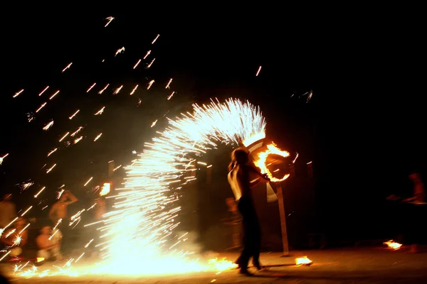 Show mit Feuer, Feuer und Feuer — Stockfoto