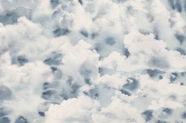 Bulutlu soyut suluboya arka plan, doğal mavi bulutlu gökyüzü. Panoramik arkaplan resimleme dokusu