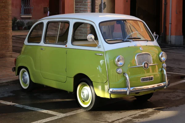Italie Année 2021 Voiture Antique Fiat 600 Multila Pour Collection — Photo