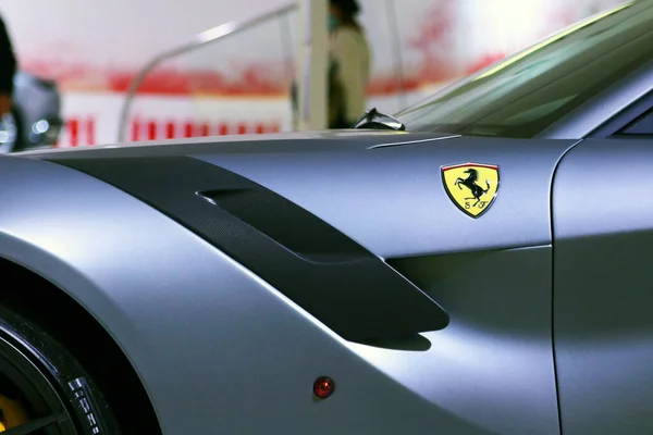 モデナ イタリア 2021年12月 Mefフェラーリ博物館Casa Enzo Ferrari Ferrari F12 Tour France — ストック写真