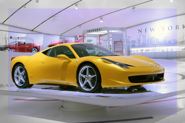Modena, İtalya, Aralık 2021, MEF Ferrari Müzesi Casa Enzo Ferrari, Ferrari 458 İtalya yılı 2009