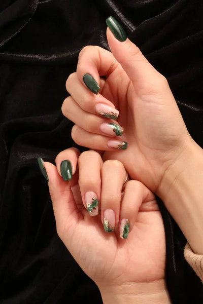 Feminine Decorated Nails Green Colors — Fotografia de Stock